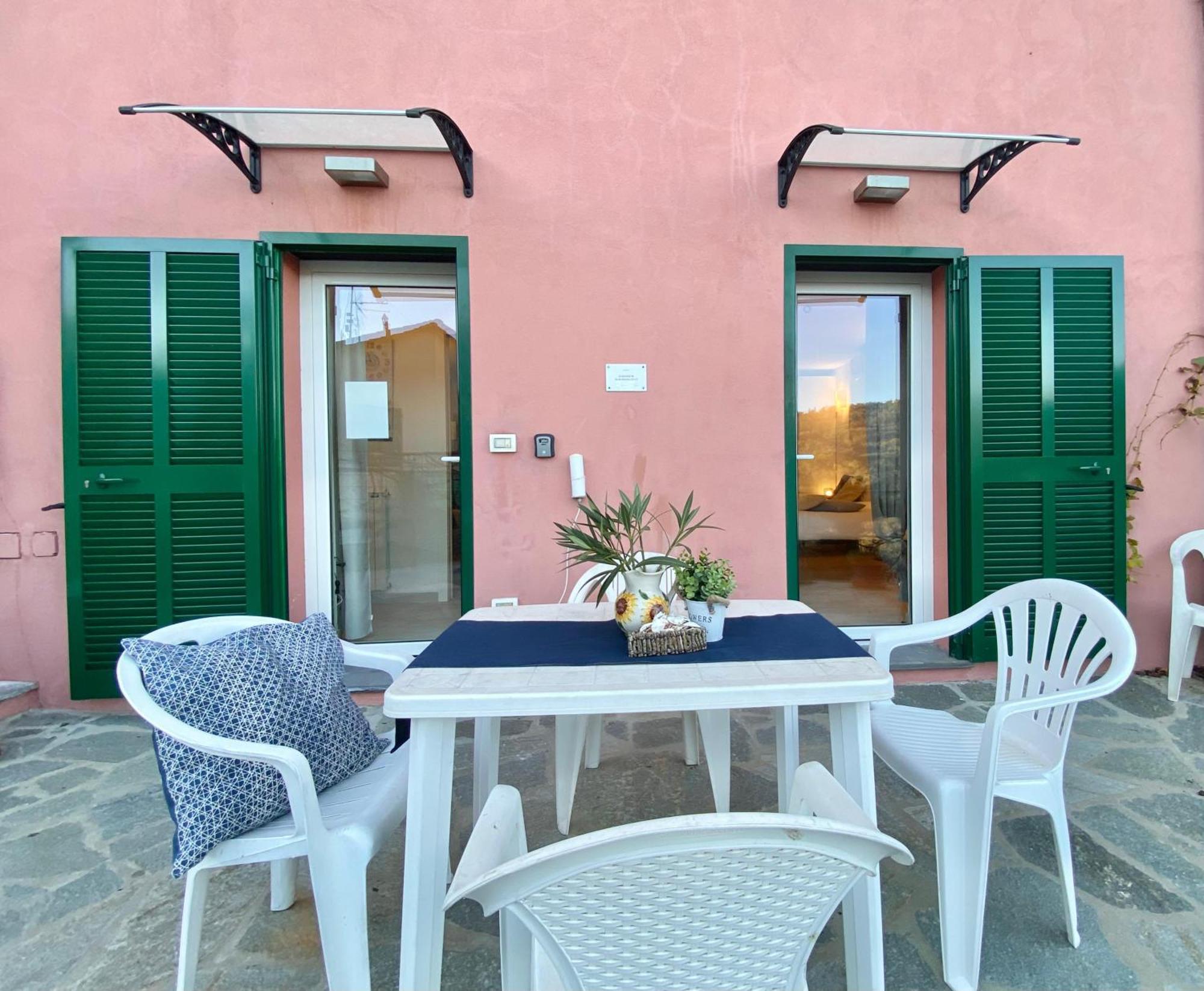 Alla Casa Rosa, Peaceful Apartment Surrounded By Greenery With Free Parking, Wifi & Air Conditioning Rapallo Exteriör bild